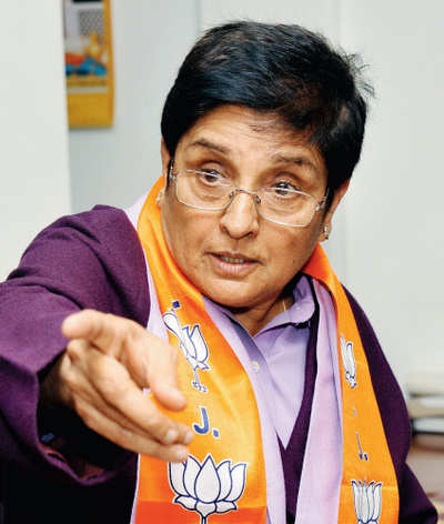 Bedi's campaign aide quits,accuses her of dictatorial attitude