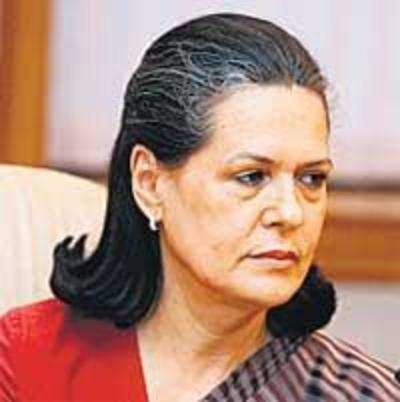 Sonia feels '˜betrayed' by Natwar Singh