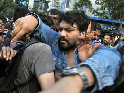 Union min Babul Supriyo manhandled, gheraoed at JU