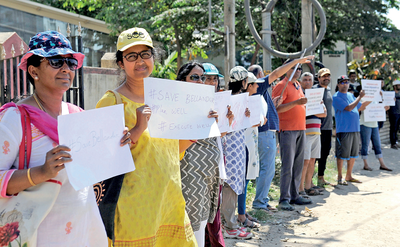 Bellandur rises to fight civic apathy: Over 2,000 residents form a human chain, seeking basic amenities