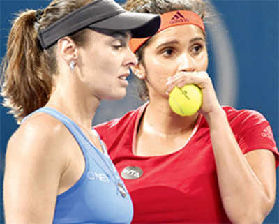 Sania-Martina reach quarter-finals in Sydney