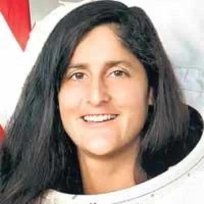 Sunita Williams trims her hair for charity