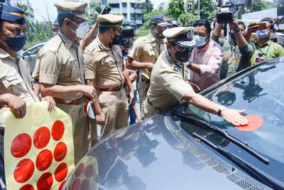 Mumbai police discontinues red, yellow, green emergency stickers but thorough checks to continue