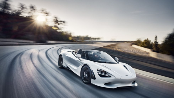 McLaren 750S supercar Unveiled: 0-100 in just 2.9 seconds!