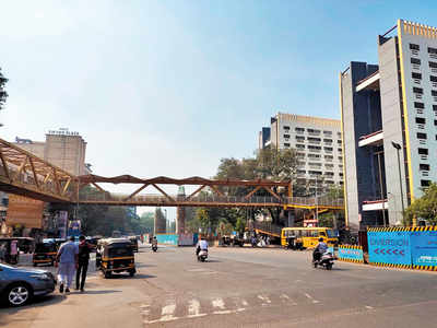 Women jumps off skywalk in Thane, dies