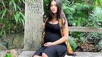 Amy Jackson's baby bump look is aspirational 