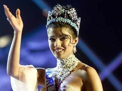 When Priyanka Chopra's dress was 'taped' to her during her Miss World 2000 win