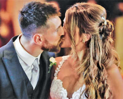 Barca star Messi marries childhood sweetheart in ‘wedding of the century’
