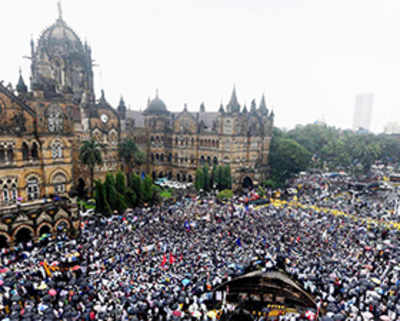 Rain-battered Mumbai finds SoBo shut by protest march