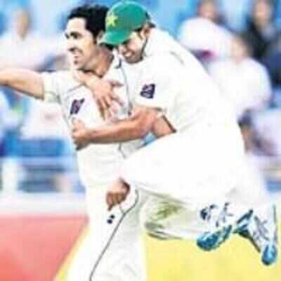 Gul helps Pakistan rout England in first Test