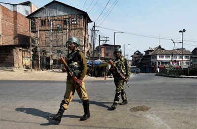 Cop, six terrorists arrested in Kashmir