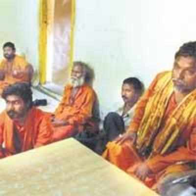 Four sadhus mistaken for terrorists get bashed