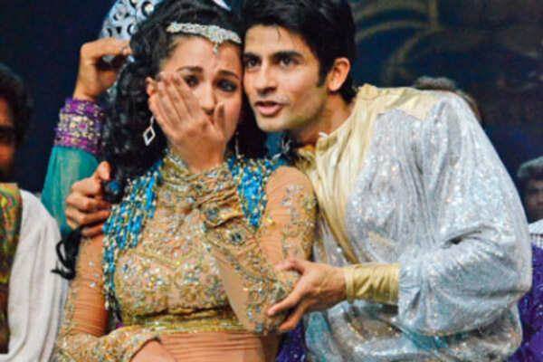 Hussain Kuwajerwala and Gauhar Khan at the thousandth show of musical Zangoora at Kingdom of Dreams, Gurgaon