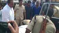 Telangana minister lends helping hand to accident victim 
