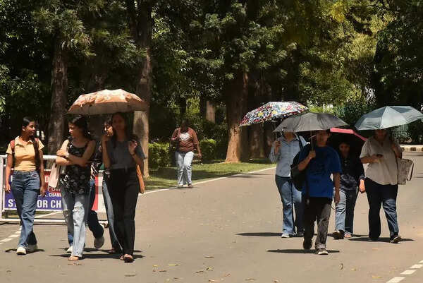 Scorching Saturday: Mercury breaches 40 mark in season’s first