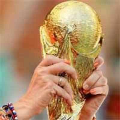 Seven World Cup replicas stolen