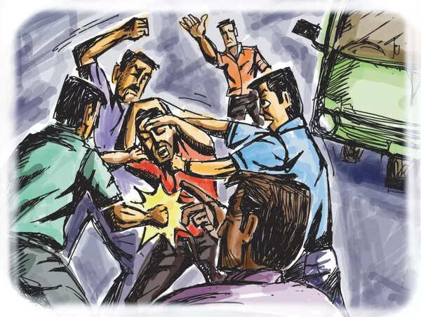 Illegal parking: 4 fracture cop’s nose for easing traffic jam