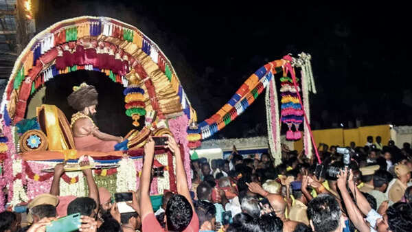 When law is the balance between rituals and rights