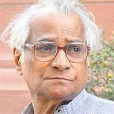 George Fernandes' brothers unite against his son