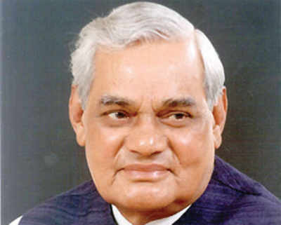 Bharat Ratna conferred on Vajpayee and BHU founder