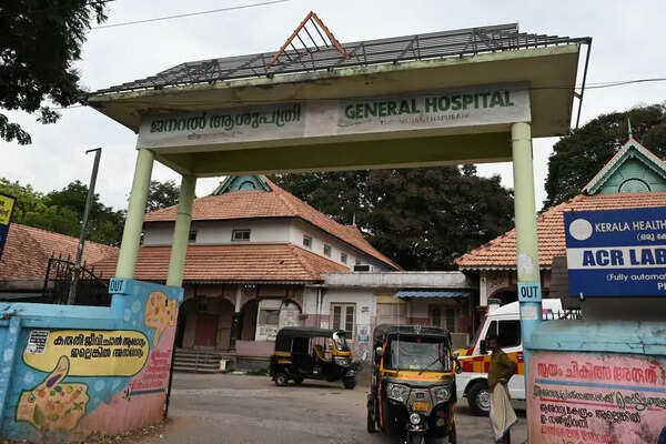 General hosp building needs maintenance and repainting