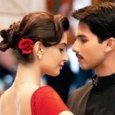 Talwar'"Eros lock horns over Mausam dues