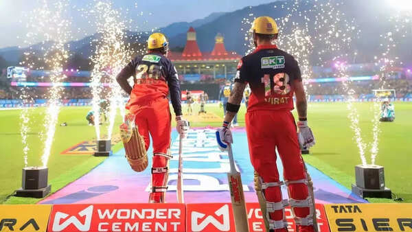 Virat Kohli, Devdutt Padikkal take down GT bowlers as RCB post their highest powerplay total in IPL playoff history