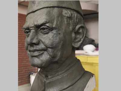 Miscreants remove Lal Bahadur Shastri's bust in Kurla, reinstated by police