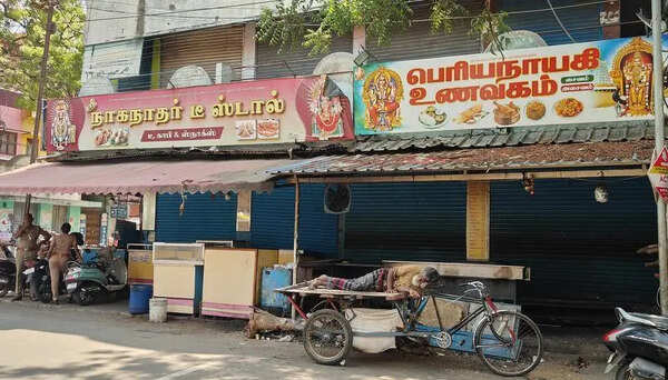 Residents suffer as restaurants shut, food delivery unavailable
