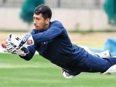 Wriddhiman Saha likely to be preferred over Rishabh Pant for Tests