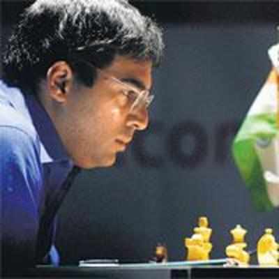 Anand keeps one point lead