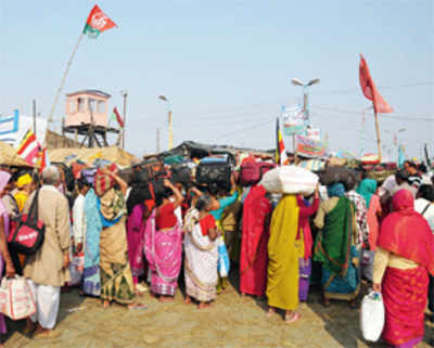 WB govt, PMO at odds over Ganga Sagar ‘stampede’