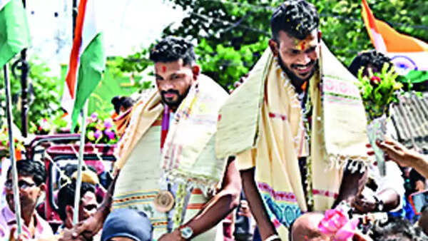 Odisha: Hockey stars return home amid cheers