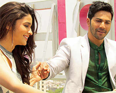 Close shave for Varun, Alia