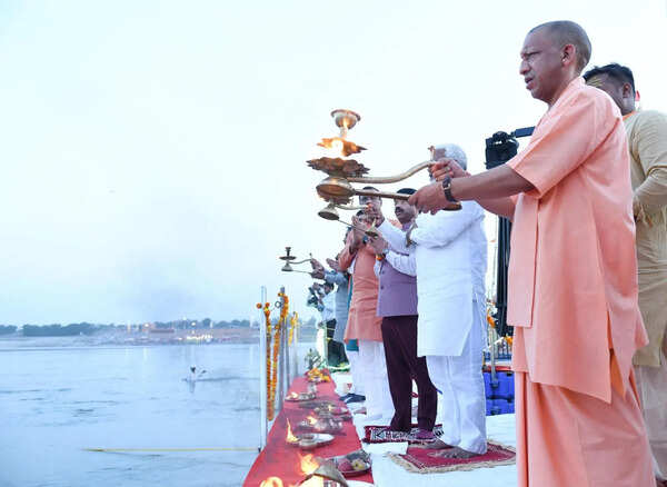 Yogi attends first Ganga Aarti at Sangam on Ganga Dussehra