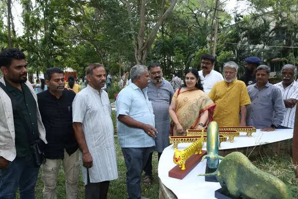 Art lovers witness creativity in action in Mysuru