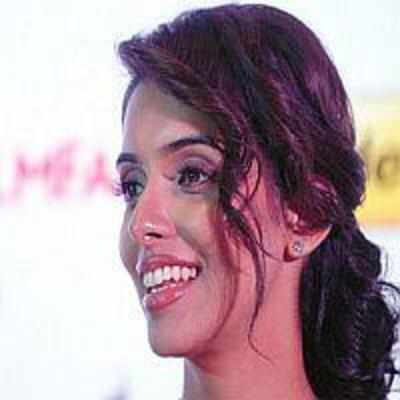 Asin don't want to emulate Sridevi