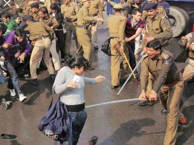 Fake alert: This photo shows Delhi Police thrashing JNU students? No!
