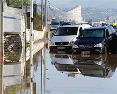 Flash floods on French Riviera kill at least 16
