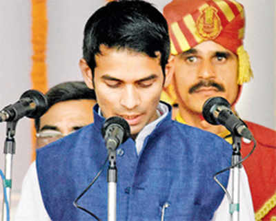 Tej Pratap fumbles, Governor makes him take oath again