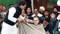 Top Congress leaders write to Sonia Gandhi seeking collective leadership 