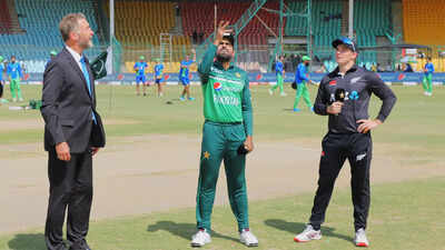 Live Cricket Score, Pakistan vs New Zealand, 4th ODI - The Times of India