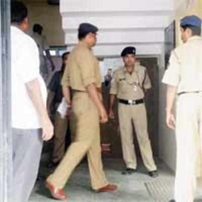 On way to work, CISF constable shoots self in bus