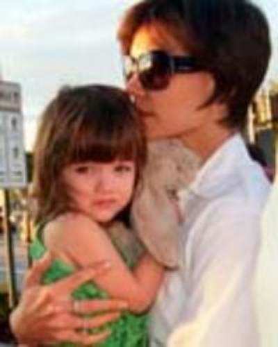 Suri Cruise to study scientology