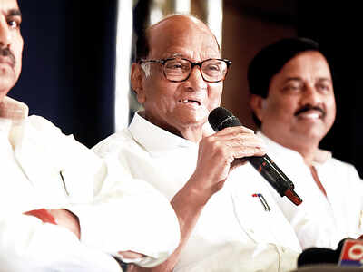 Pawar rules out any role; Raut cosies up with Cong