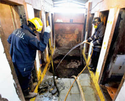 3 dead after toilet’s floor collapses into septic tank