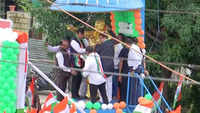 Nitin Gadkari, Devendra Fadnavis participate in ‘Har Ghar Tiranga’ Yatra in Nagpur 