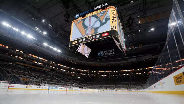 Penguins fan hospitalized after shocking fall from upper level during game against Blues in Pittsburgh, team releases statement