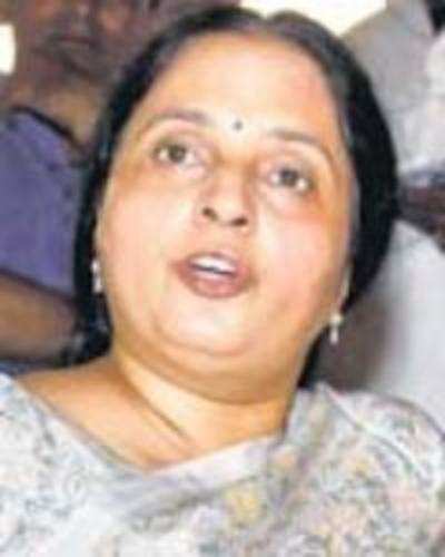 Slain Guj minister's wife for fresh probe