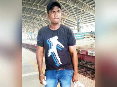 Man falls off Mumbai train, dies unattended after 5 hours